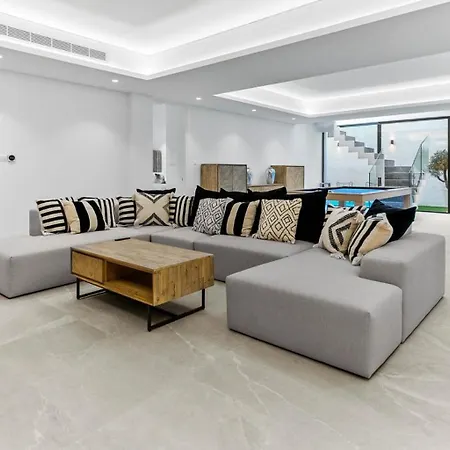וילה Incredible Six Bedroom Frontline 287 Aperion, Panoramic Sea Views, Aphrodite Hills *