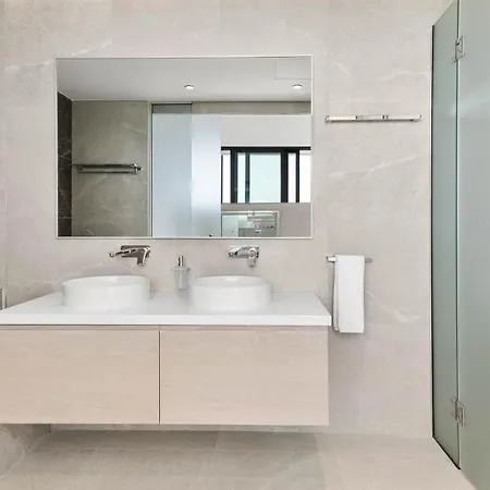 Vila Incredible Six Bedroom Frontline 287 Aperion, Panoramic Sea Views, Aphrodite Hills Kouklia