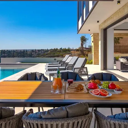 Incredible Six Bedroom Frontline 287 Aperion, Panoramic Sea Views, Aphrodite Hills Villa Kúklia