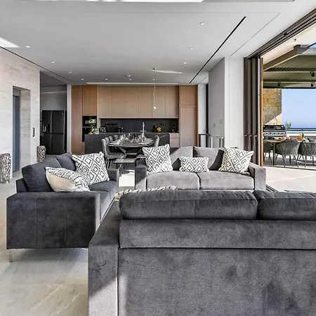 Incredible Six Bedroom Frontline 287 Aperion, Panoramic Sea Views, Aphrodite Hills וילה קוקליה