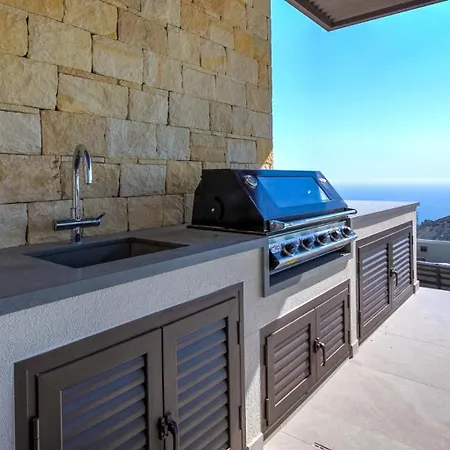 Vila Incredible Six Bedroom Frontline 287 Aperion, Panoramic Sea Views, Aphrodite Hills Kouklia