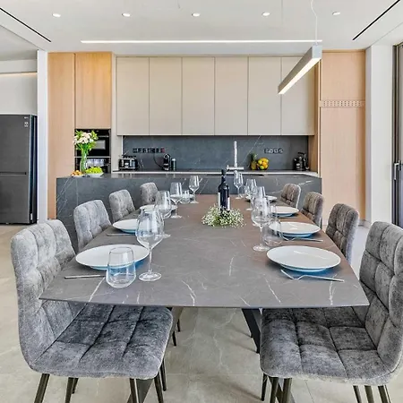 Incredible Six Bedroom Frontline 287 Aperion, Panoramic Sea Views, Aphrodite Hills וילה *