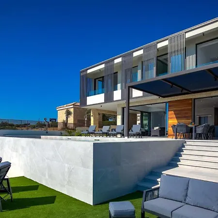 Villa Incredible Six Bedroom Frontline 287 Aperion, Panoramic Sea Views, Aphrodite Hills *