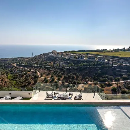 Incredible Six Bedroom Frontline 287 Aperion, Panoramic Sea Views, Aphrodite Hills וילה *