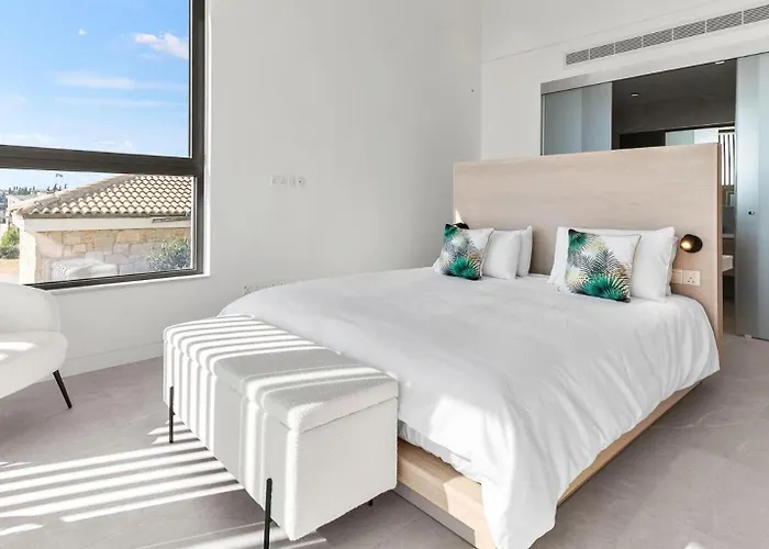 Incredible Six Bedroom Frontline 287 Aperion, Panoramic Sea Views, Aphrodite Hills Βίλα