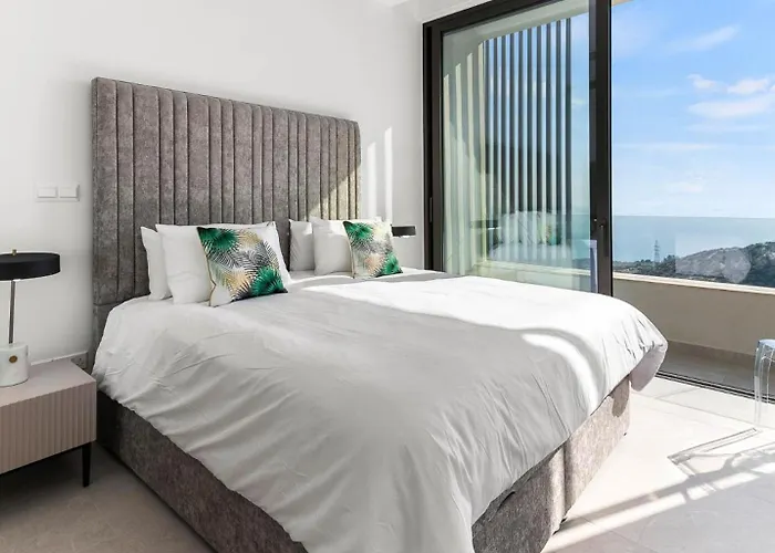 Βίλα Incredible Six Bedroom Frontline 287 Aperion, Panoramic Sea Views, Aphrodite Hills Κούκλια