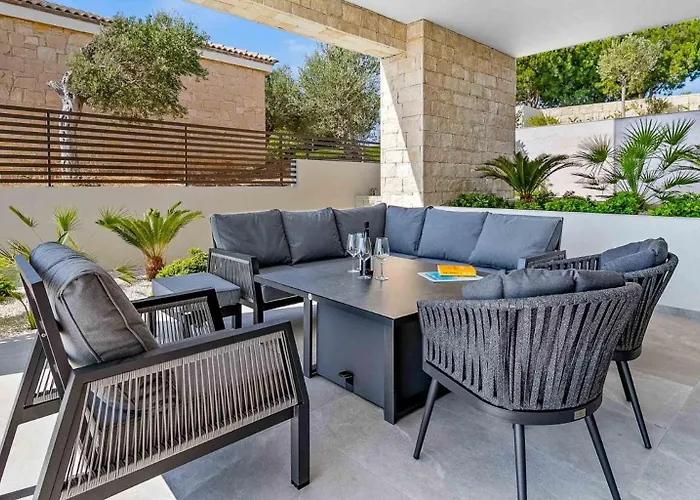 Incredible Six Bedroom Frontline 287 Aperion, Panoramic Sea Views, Aphrodite Hills Βίλα