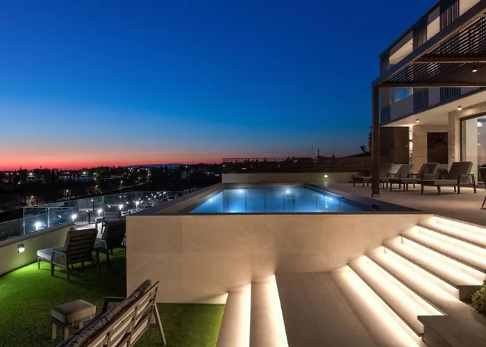 Βίλα Incredible Six Bedroom Frontline 287 Aperion, Panoramic Sea Views, Aphrodite Hills